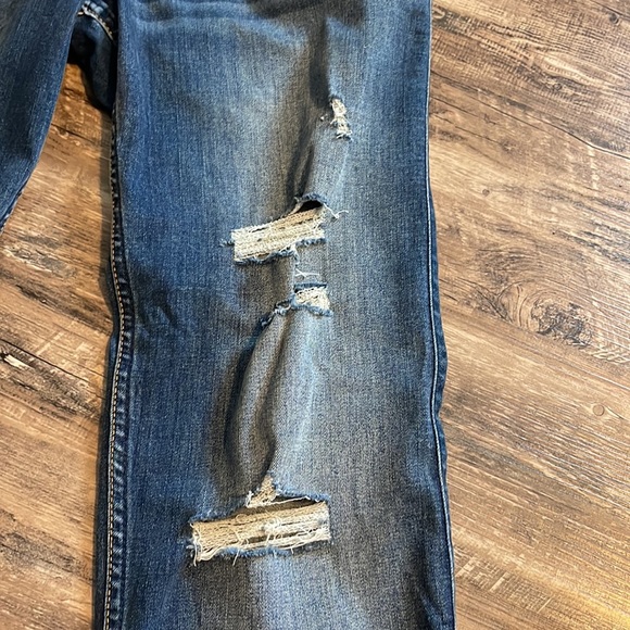 Hollister Low Rise Boot Cut Jeans - Picture 7 of 12